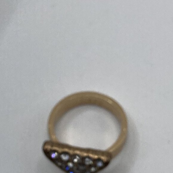 J.Crew Crystals Triangle Ring Size 7 Gold Tone - Picture 7 of 8